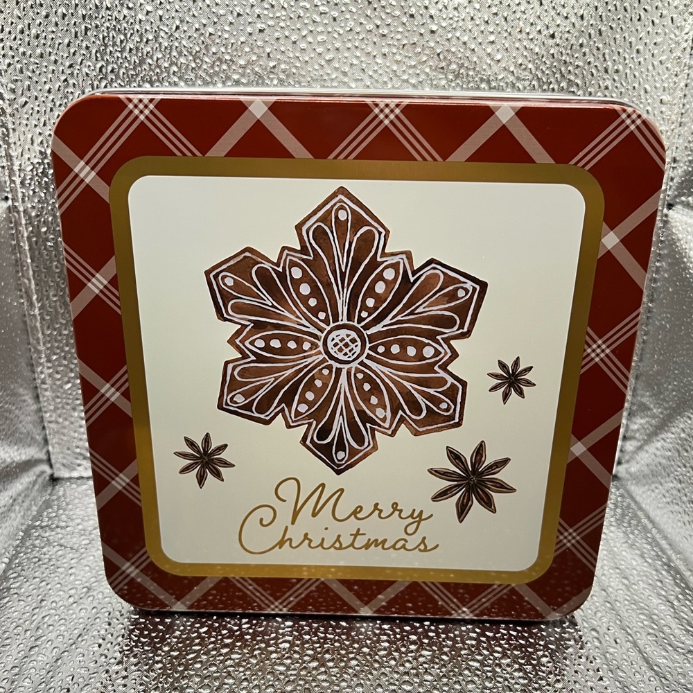 Celebrate It Christmas Tin Set of 5 NWT 🎄